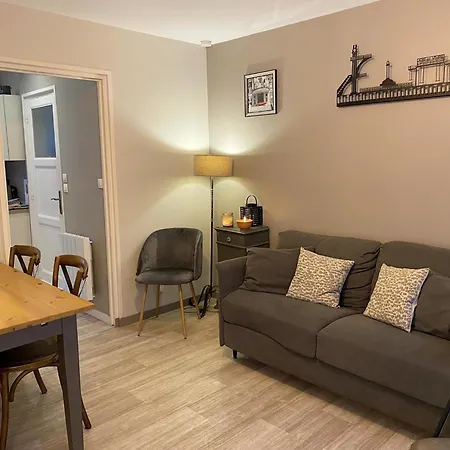 Charmante Maison Avec 2 Chambres, 1 Jardin, Parking, Pet Friendly