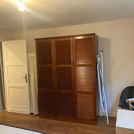 Hébergement de vacances Charmante Maison Avec 2 Chambres, 1 Jardin, Parking, Pet Friendly