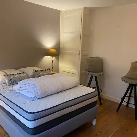 Hébergement de vacances Charmante Maison Avec 2 Chambres, 1 Jardin, Parking, Pet Friendly *