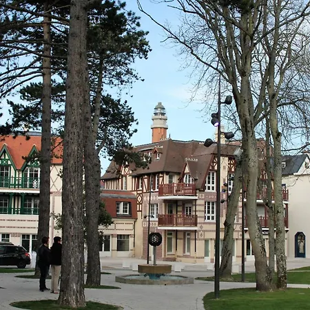 Hébergement de vacances Charmante Maison Avec 2 Chambres, 1 Jardin, Parking, Pet Friendly Le Touquet-Paris-Plage